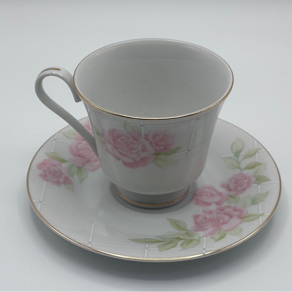 Home Beautiful LCA01 Rose Trellis Fine China Tea Cup & Saucer Set